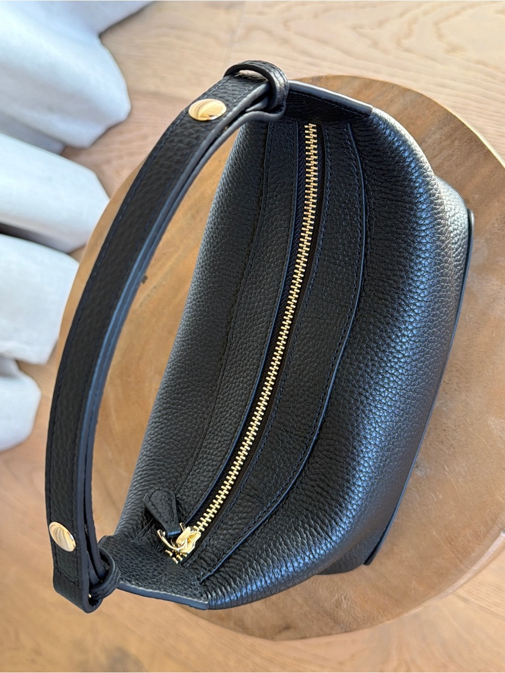 The Horse Harri Bag - Black Pebbled Leather Shoulder Bag with Gold Hardware - Picture 6 of 7